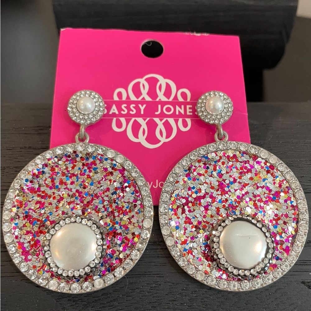 Sassy Jones earrings Tizani Glitz Drops 2” dangle faux pearl silver tone glitter